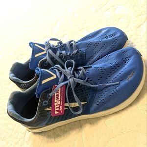 Altra running shoes sz 9 Blue